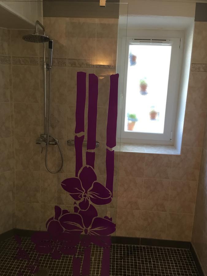 Les Palettes Hotell Salavas Eksteriør bilde