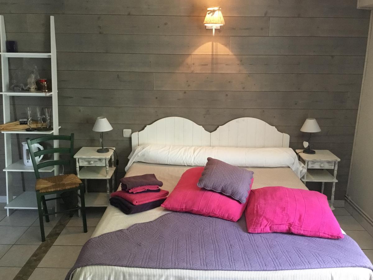 Les Palettes Hotell Salavas Eksteriør bilde
